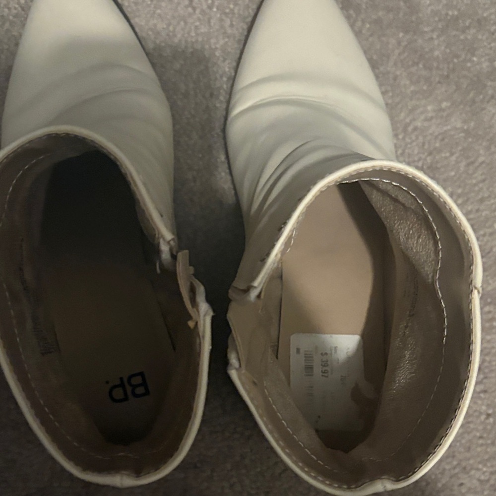 bp Women's Cream Ankle Booties